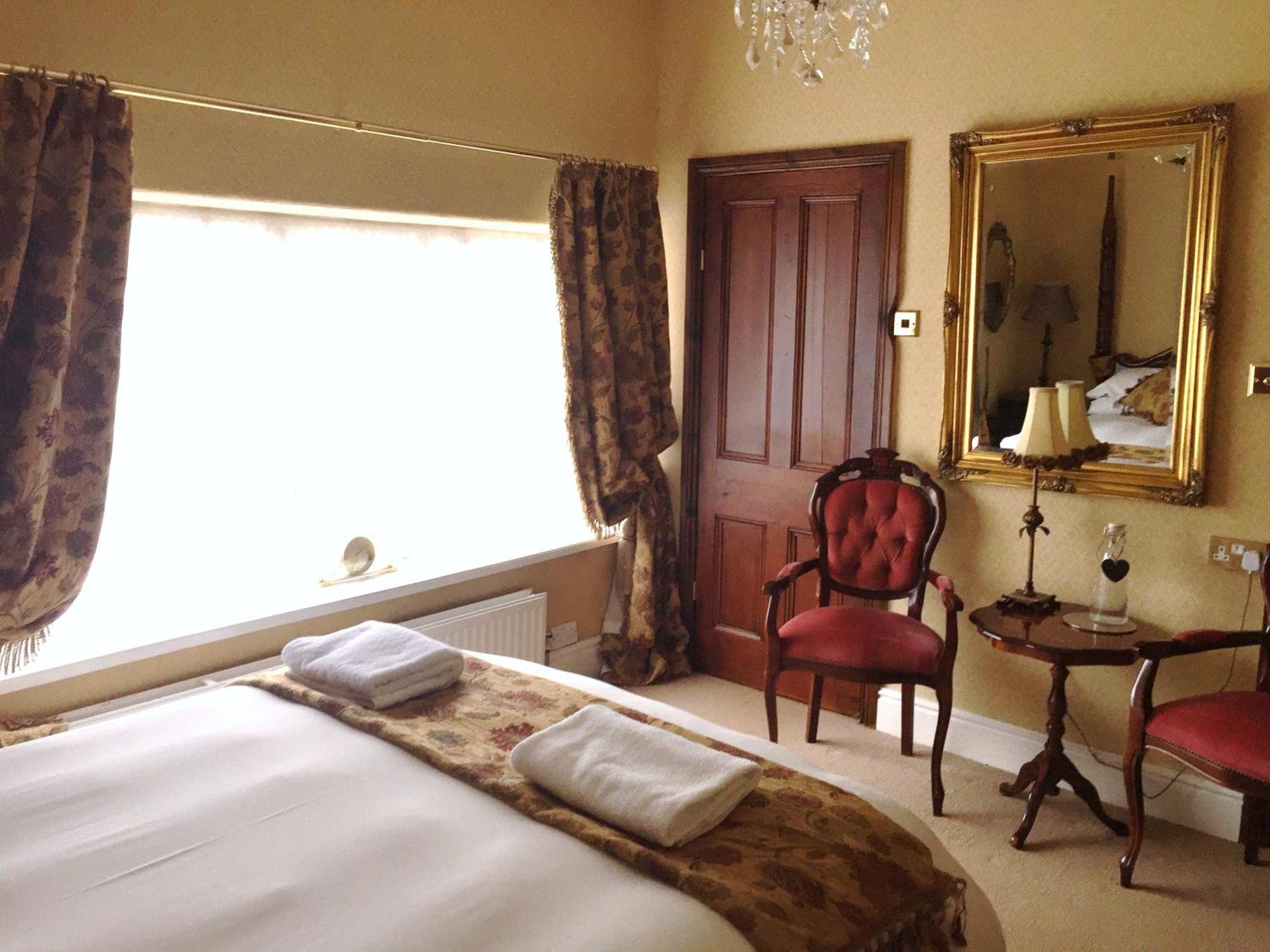Glyn Isa Country House B&B And Self Catering Apartments Conwy Bagian luar foto